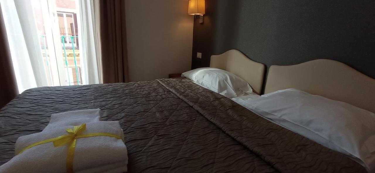 Rome Travellers Hotel Kültér fotó