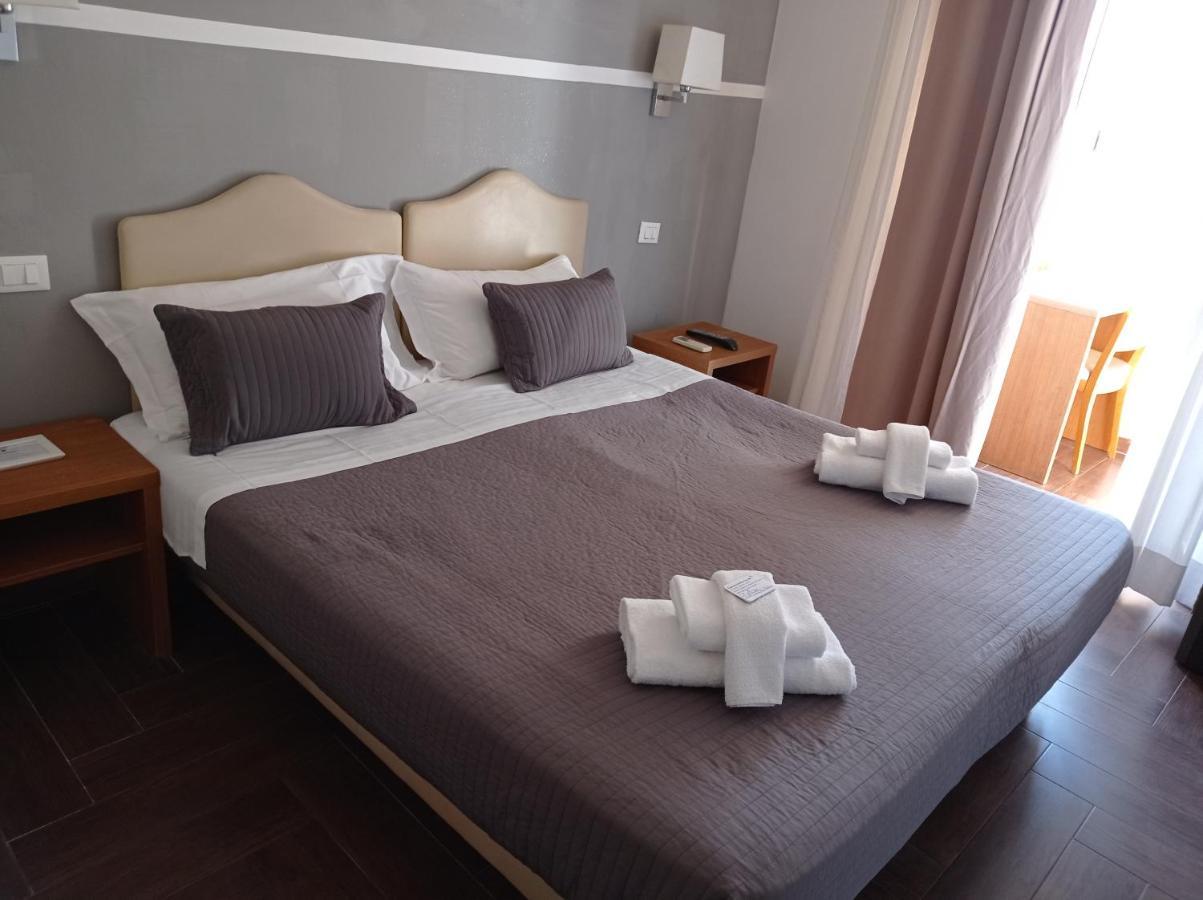 Rome Travellers Hotel Kültér fotó