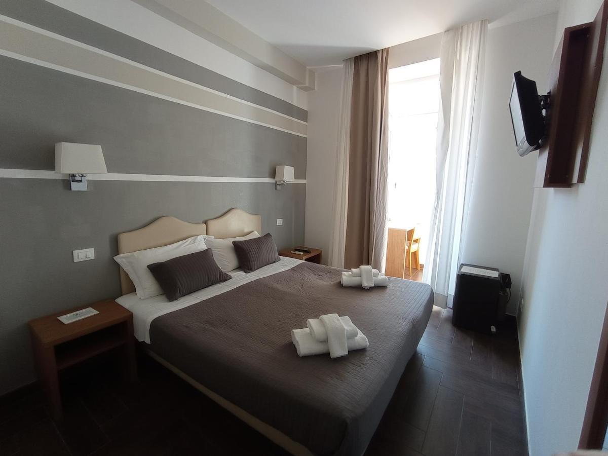 Rome Travellers Hotel Kültér fotó
